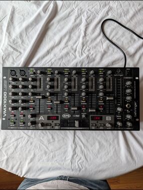 Behringer VMX1000USB 4-Channel DJ Mixer in Black